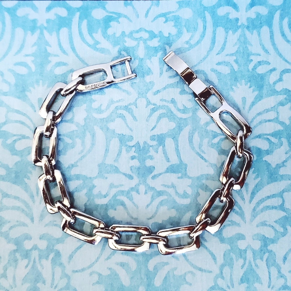 *NWOT* LIA SOPHIA Bracelet